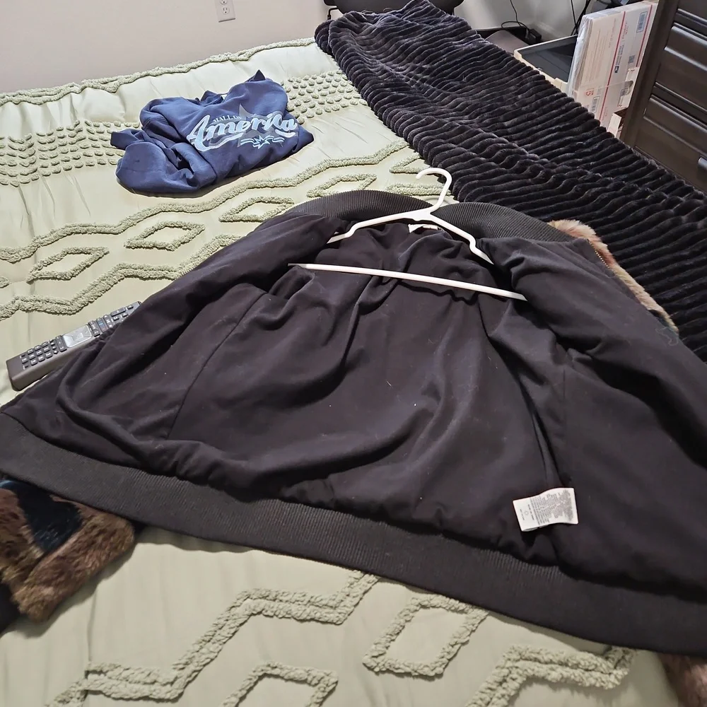 Jacket - Picture 3 of 3